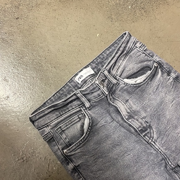 Unused Zara jeans, grey wash - Picture 2 of 3